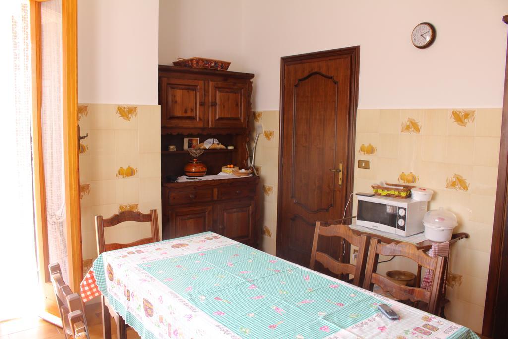 House In Caramagna Apartment Imperia Ruang foto